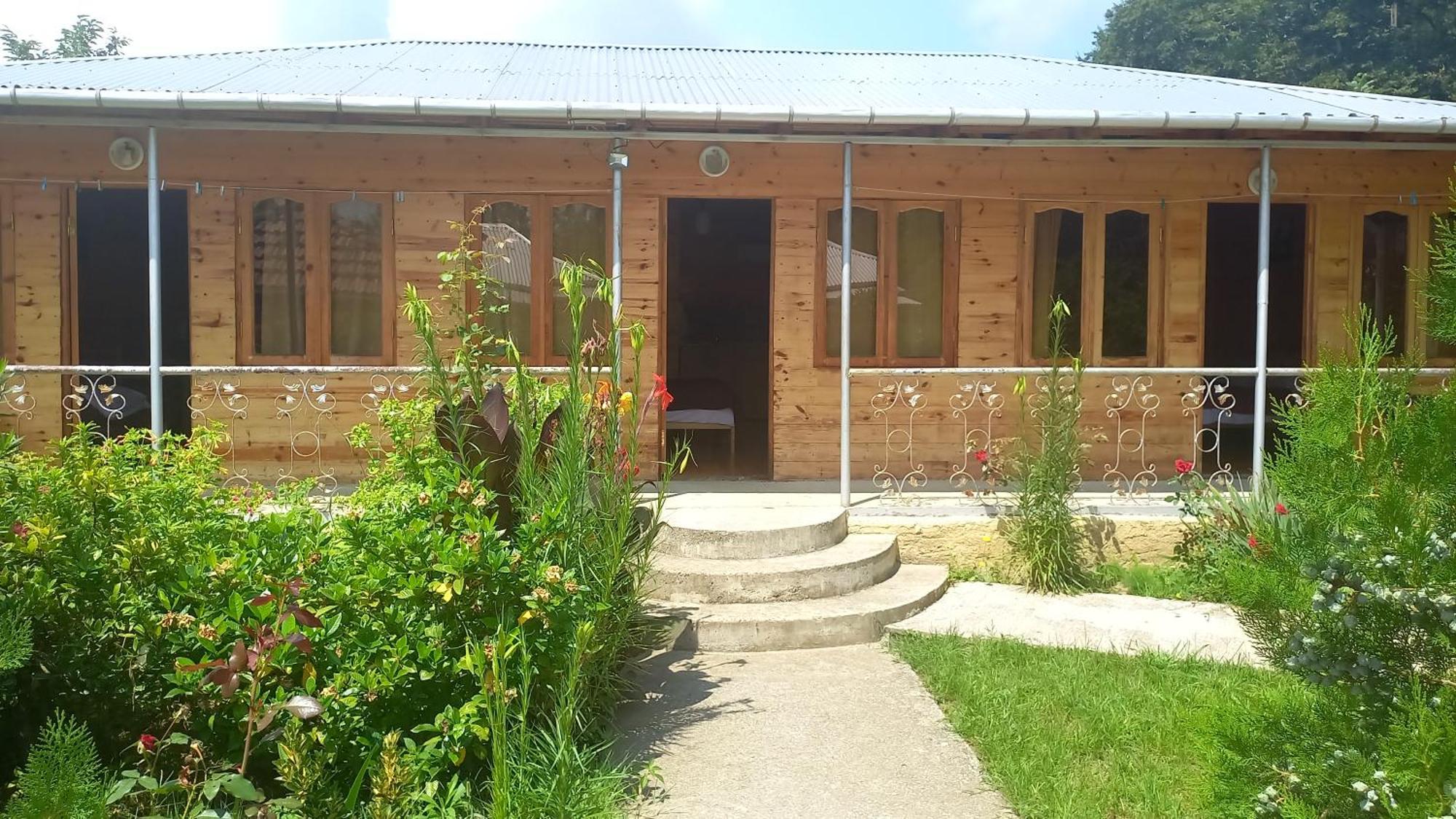 Green Villa Tskaltubo Bagian luar foto